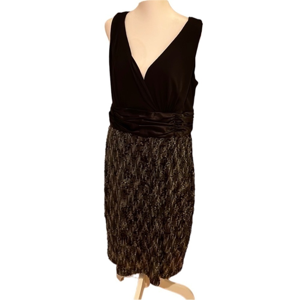 Plus size womens dress size 16 black with sequins​​​​​​​​​ - Picture 3 of 7
